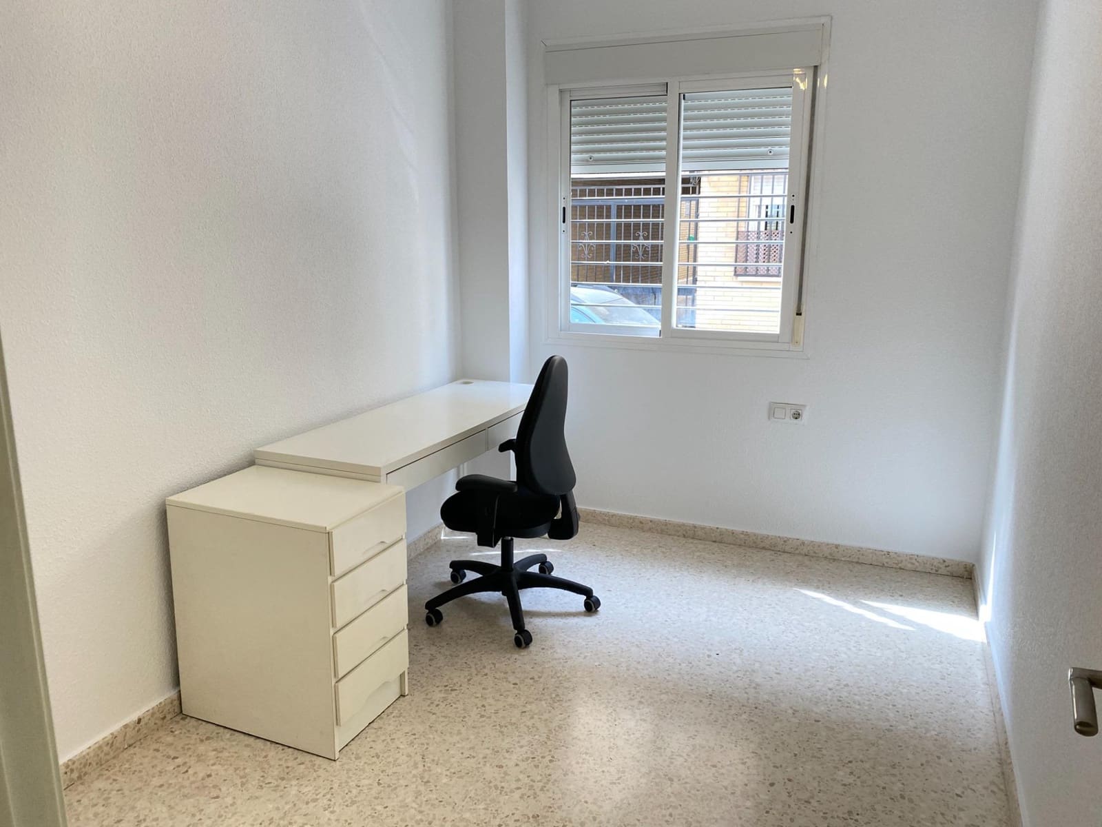 Appartement de 3 chambres à louer à Seville ville avec garage - 900 € (Ref: 9995813)