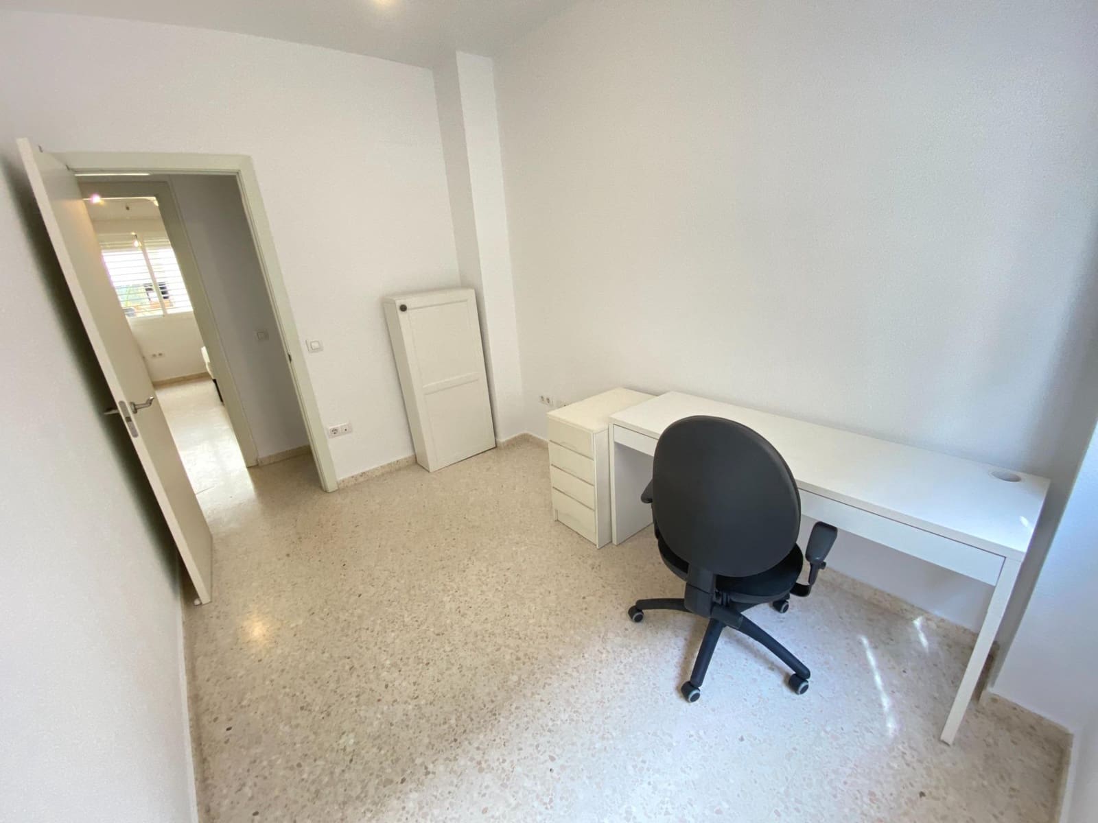Appartement de 3 chambres à louer à Seville ville avec garage - 900 € (Ref: 9995813)
