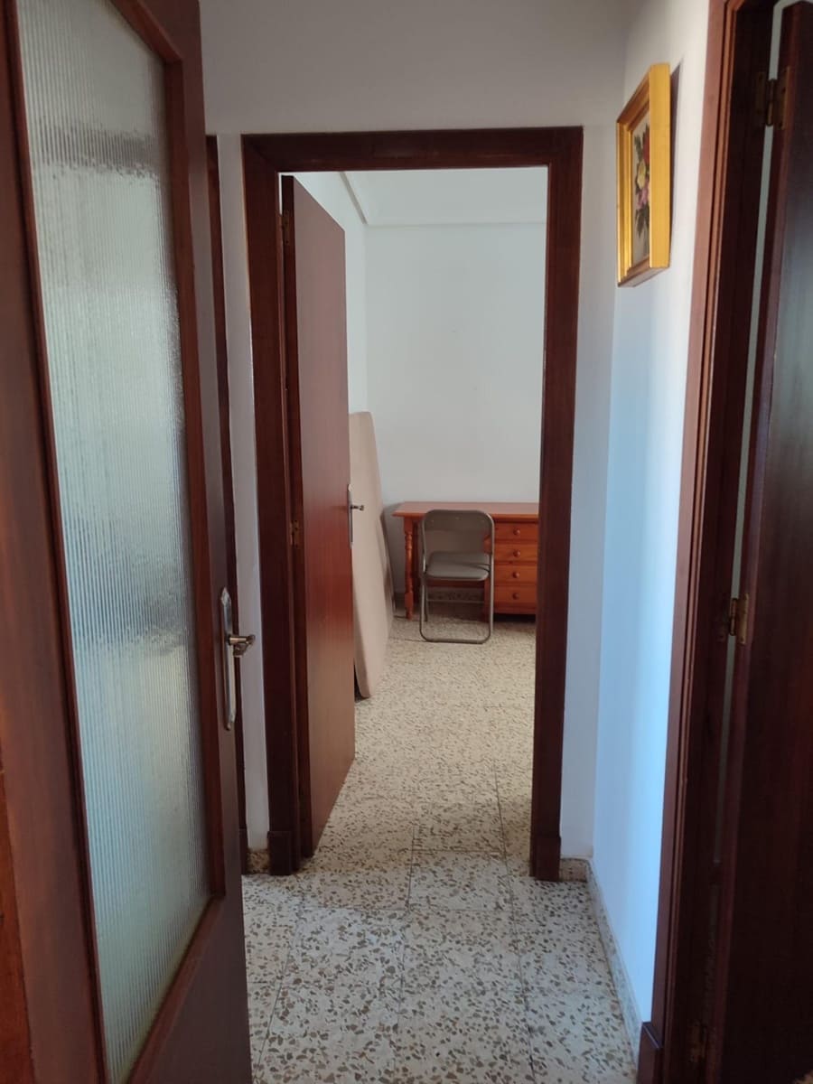 3 Zimmer Wohnung zu vermieten in Sevilla Stadt - 1.100 € (Ref: 9999674)