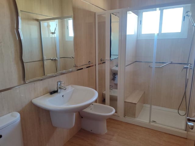 3 Zimmer Wohnung zu vermieten in Nervión, Sevilla Stadt - 1.100 € (Ref: 9999674)