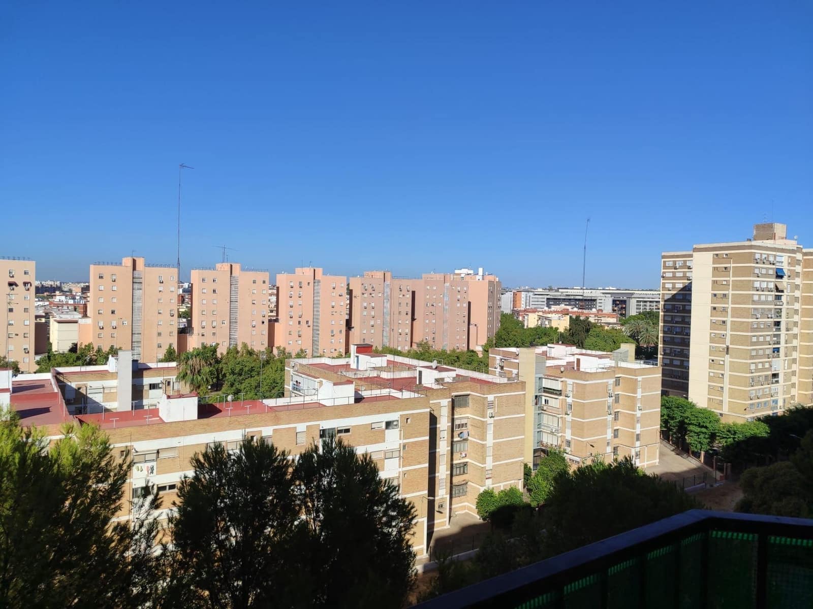 3 Zimmer Wohnung zu vermieten in Sevilla Stadt - 1.100 € (Ref: 9999674)