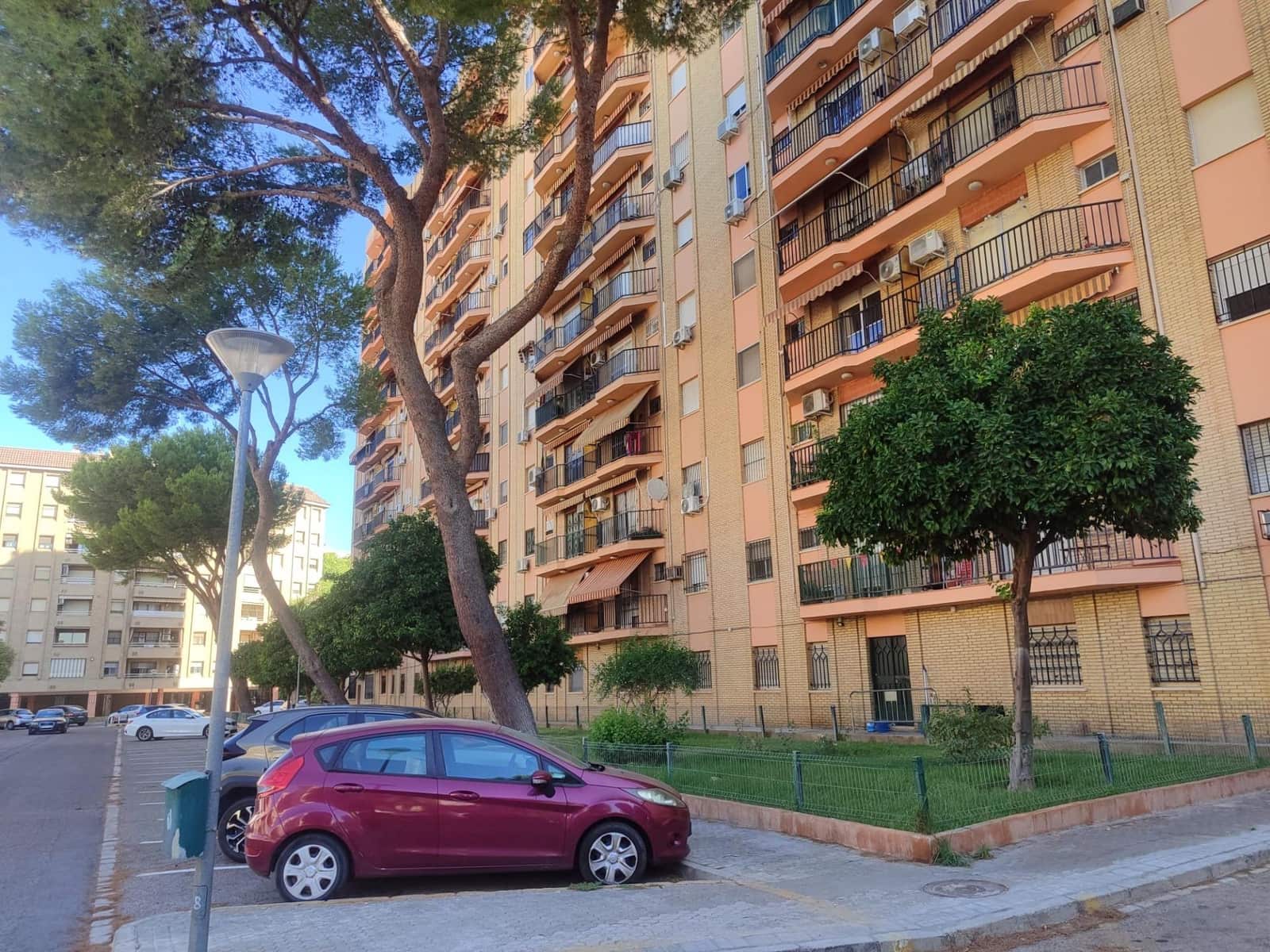 3 Zimmer Wohnung zu vermieten in Sevilla Stadt - 1.100 € (Ref: 9999674)