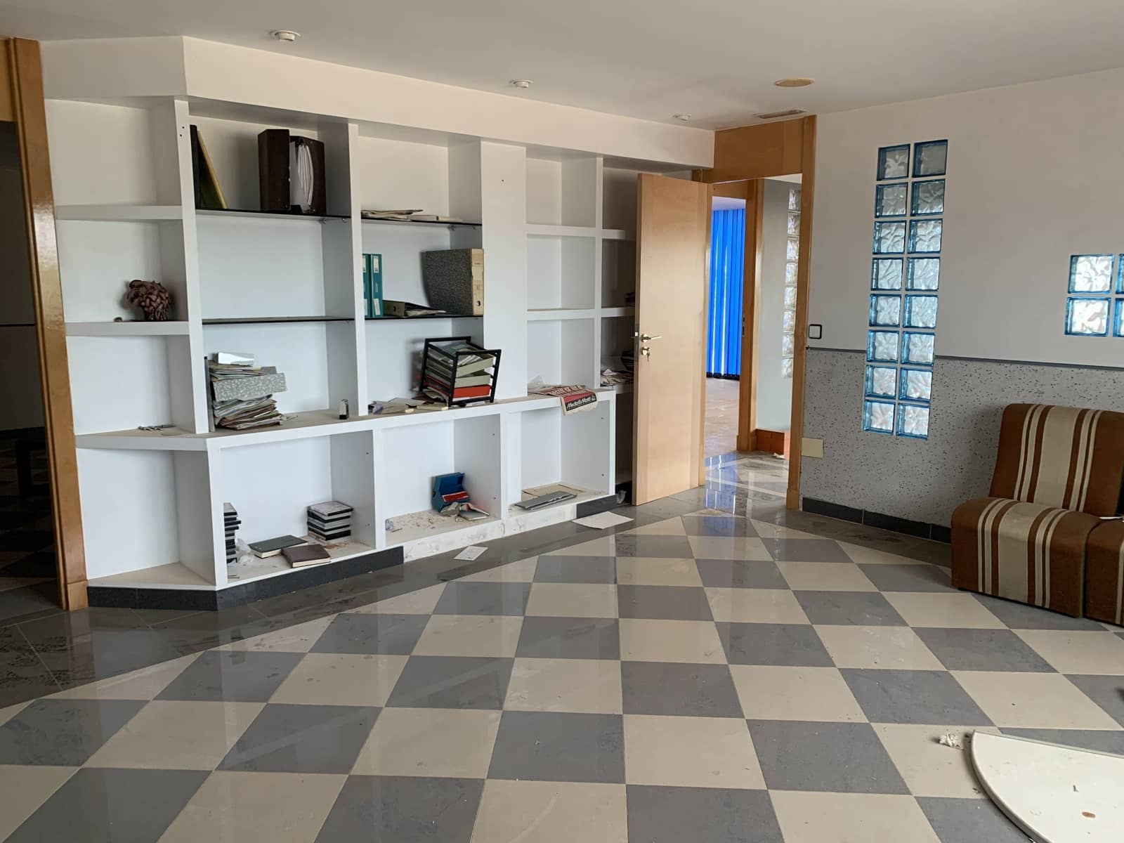 3 bedroom Commercial for sale in Murcia city with garage - € 380,000 (Ref: 9579026)
