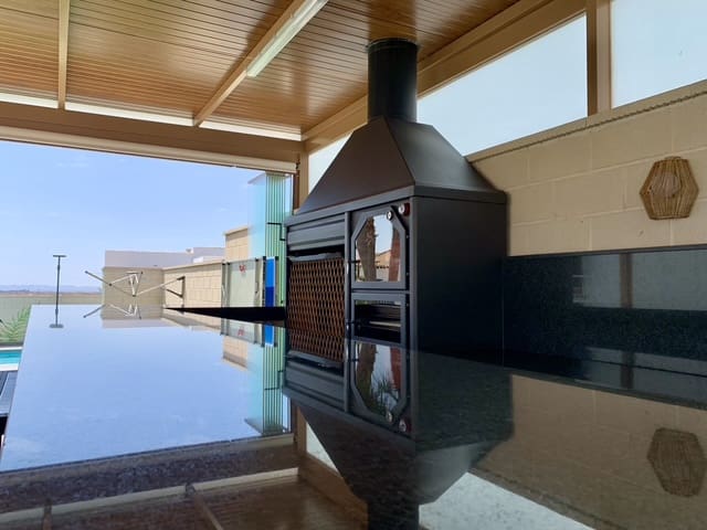 3 bedroom Villa for sale in Gea y Truyols with pool garage - € 319,000 (Ref: 9691419)