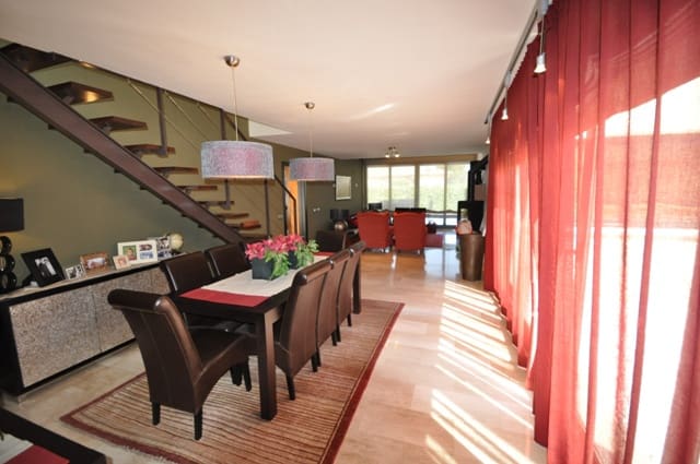 4 soveværelse Byhus til salg i Miami Playa / Miami Platja med swimmingpool garage - € 690.000 (Ref: 10104351)