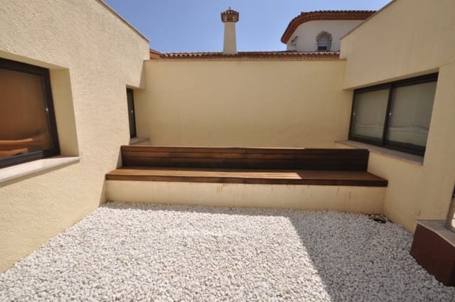 4 soveværelse Byhus til salg i Miami Playa / Miami Platja med swimmingpool garage - € 690.000 (Ref: 10104351)