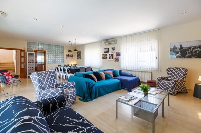 4 chambre Maison de Ville à vendre à Vilafortuny, Cambrils avec piscine garage - 1 350 000 € (Ref: 9946689)
