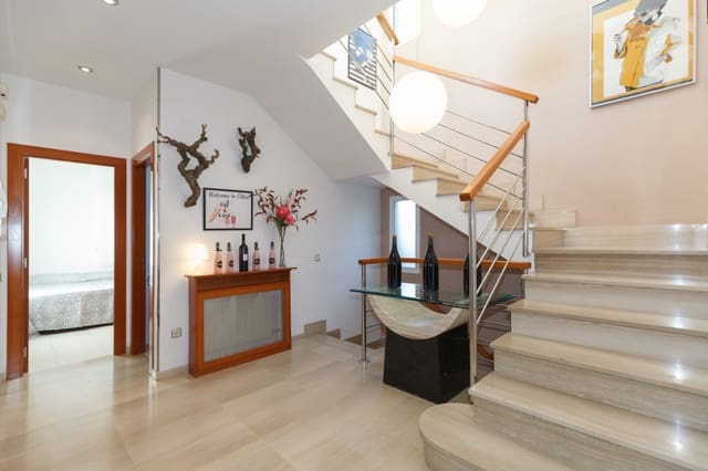 4 chambre Maison de Ville à vendre à Vilafortuny, Cambrils avec piscine garage - 1 350 000 € (Ref: 9946689)