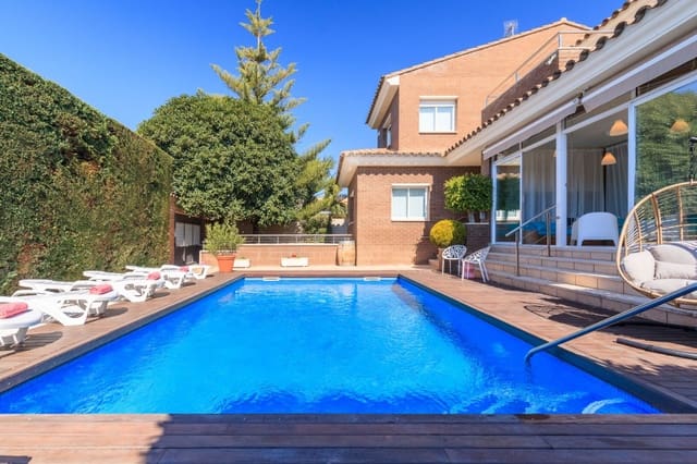 4 chambre Maison de Ville à vendre à Vilafortuny, Cambrils avec piscine garage - 1 350 000 € (Ref: 9946689)