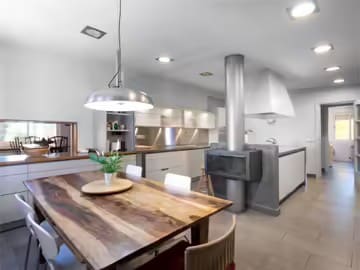 10 soveværelse Byhus til salg i Barcelona by med swimmingpool - € 1.500.000 (Ref: 9946703)