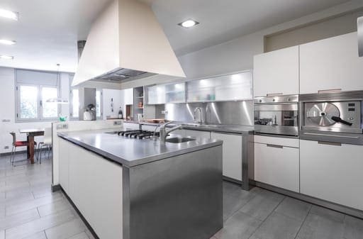 10 soveværelse Byhus til salg i Barcelona by med swimmingpool - € 1.500.000 (Ref: 9946703)