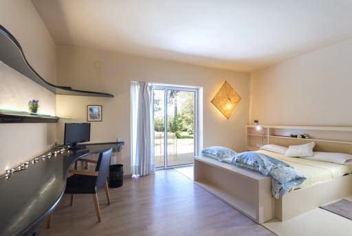 10 soveværelse Byhus til salg i Barcelona by med swimmingpool - € 1.500.000 (Ref: 9946703)