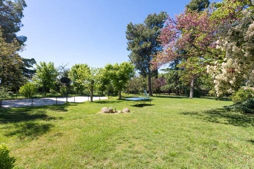 10 soveværelse Byhus til salg i Barcelona by med swimmingpool - € 1.500.000 (Ref: 9946703)