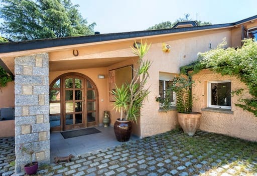 10 soveværelse Byhus til salg i Barcelona by med swimmingpool - € 1.500.000 (Ref: 9946703)