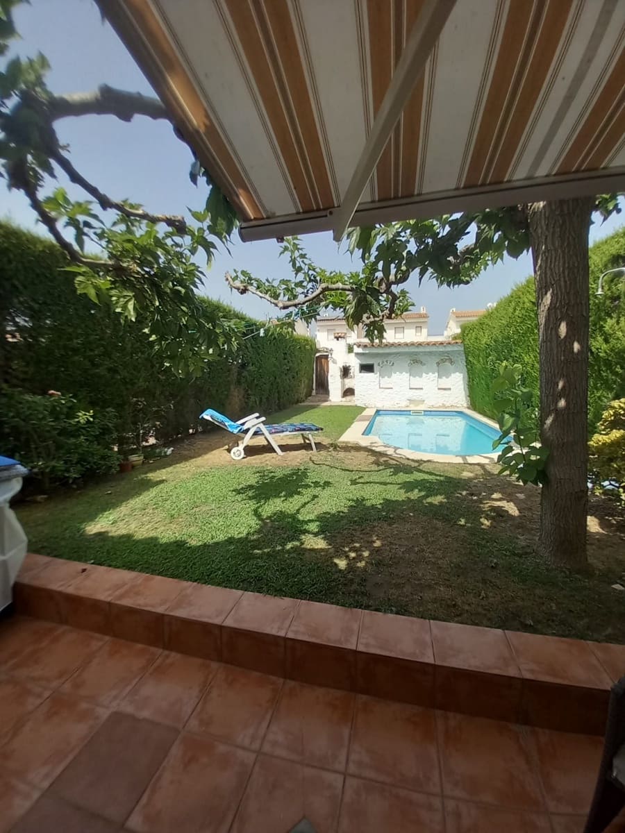 3 bedroom Townhouse for holiday rental in Miami Playa / Miami Platja with pool - € 1,900 (Ref: 9968002)