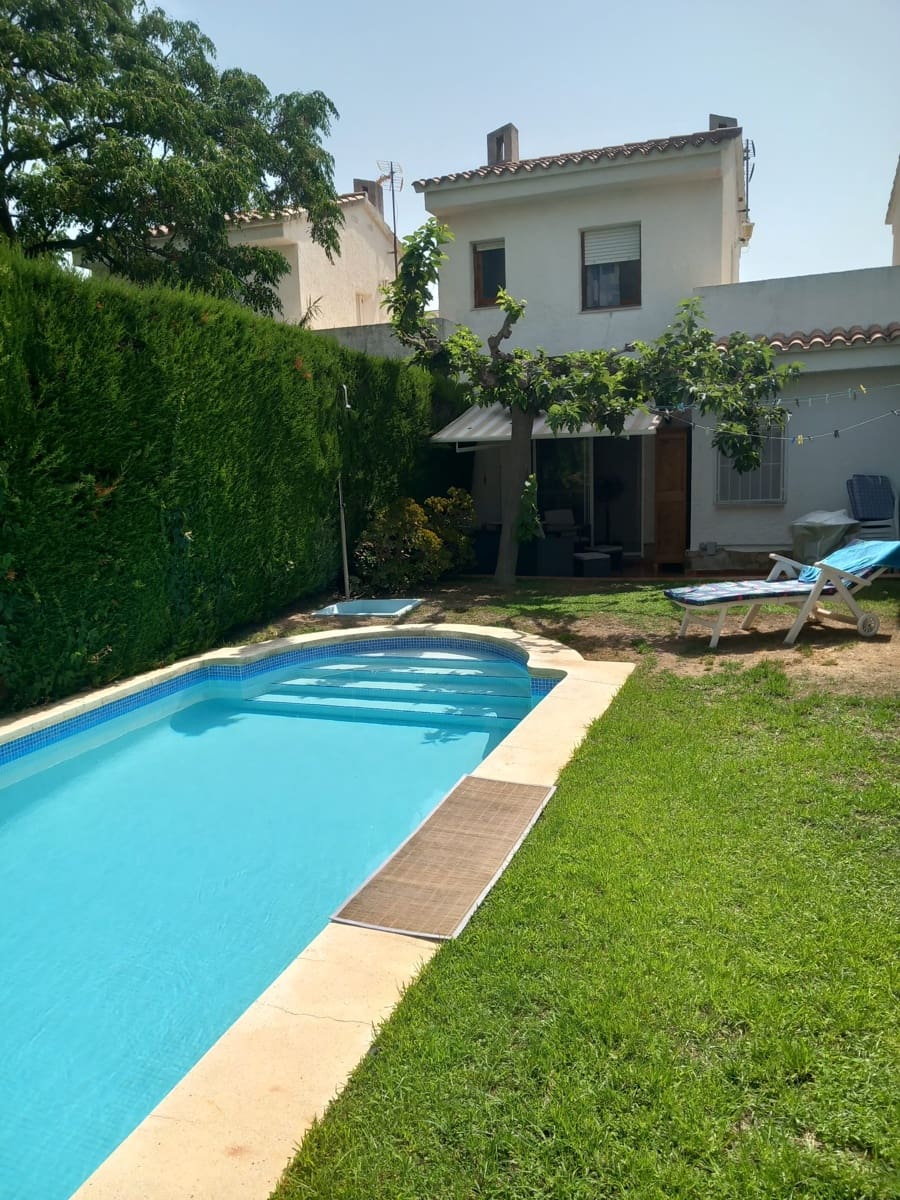 3 bedroom Townhouse for holiday rental in Miami Playa / Miami Platja with pool - € 1,900 (Ref: 9968002)