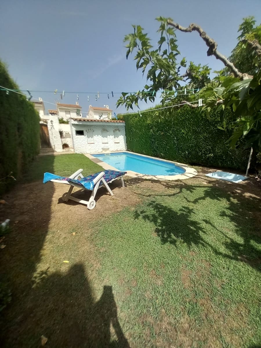 3 bedroom Townhouse for holiday rental in Miami Playa / Miami Platja with pool - € 1,900 (Ref: 9968002)