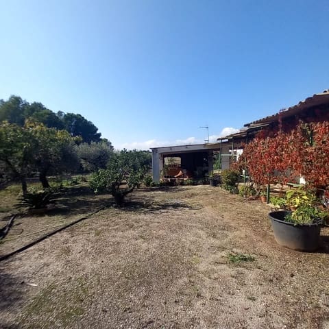 4 slaapkamer Finca/Landhuis te koop in Mont-roig del Camp - € 200.000 (Ref: 9997557)