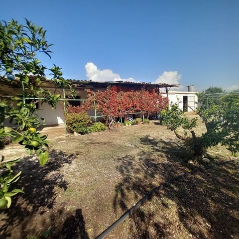 4 slaapkamer Finca/Landhuis te koop in Mont-roig del Camp - € 200.000 (Ref: 9997557)