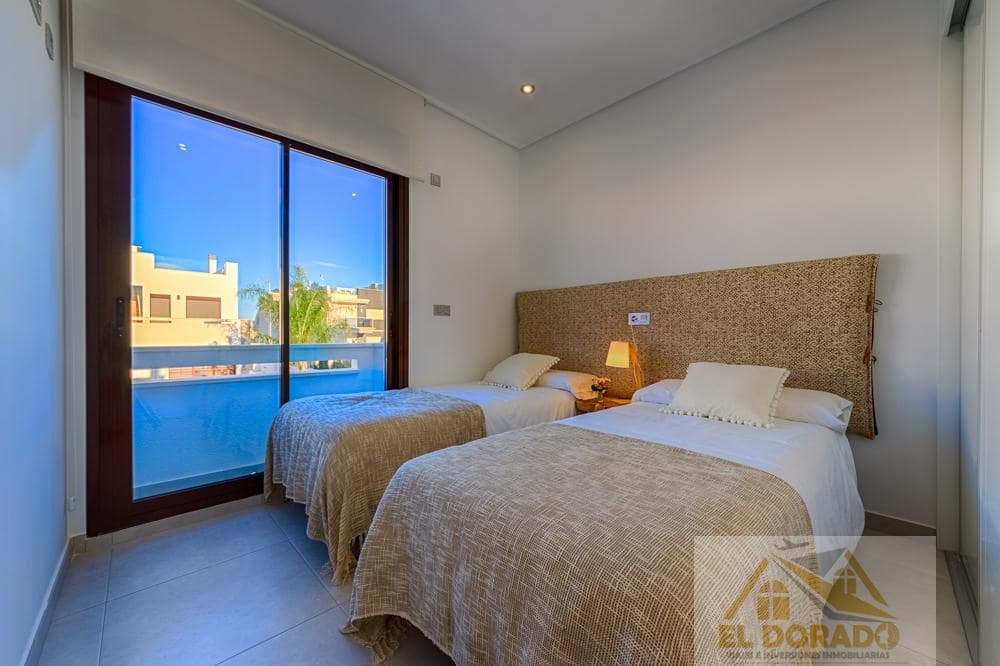 3 sypialnia Apartament na sprzedaż w Pilar de la Horadada z basenem garażem - 325 000 € (Ref: 7412260)