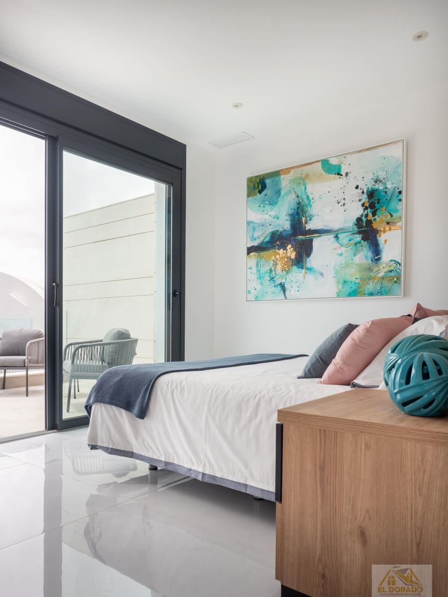 3 makuuhuone Huvila myytävänä paikassa San Pedro del Pinatar mukana uima-altaan 
autotalli - 465 000 € (Ref: 9040000)