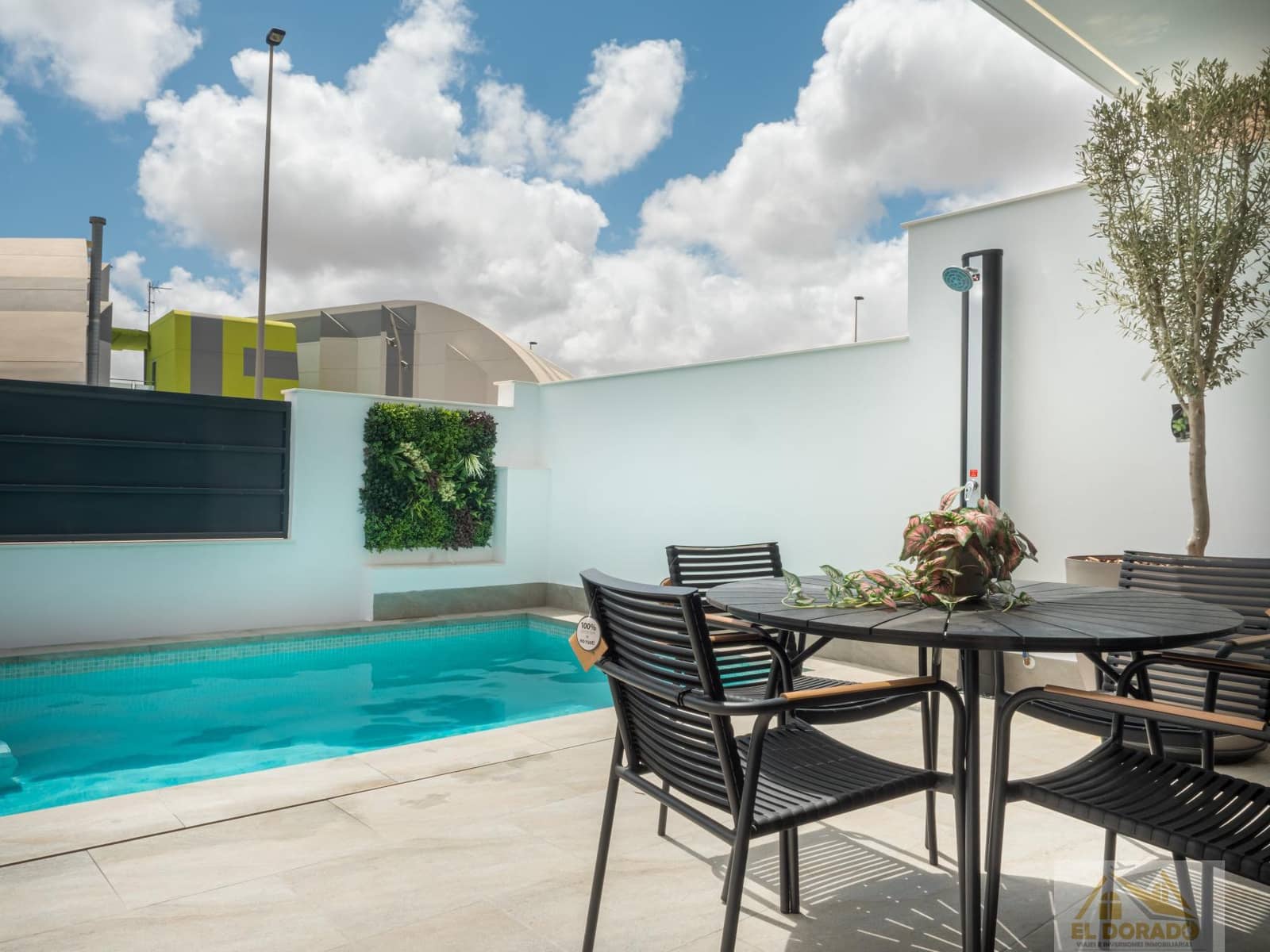 3 makuuhuone Huvila myytävänä paikassa San Pedro del Pinatar mukana uima-altaan 
autotalli - 465 000 € (Ref: 9040000)