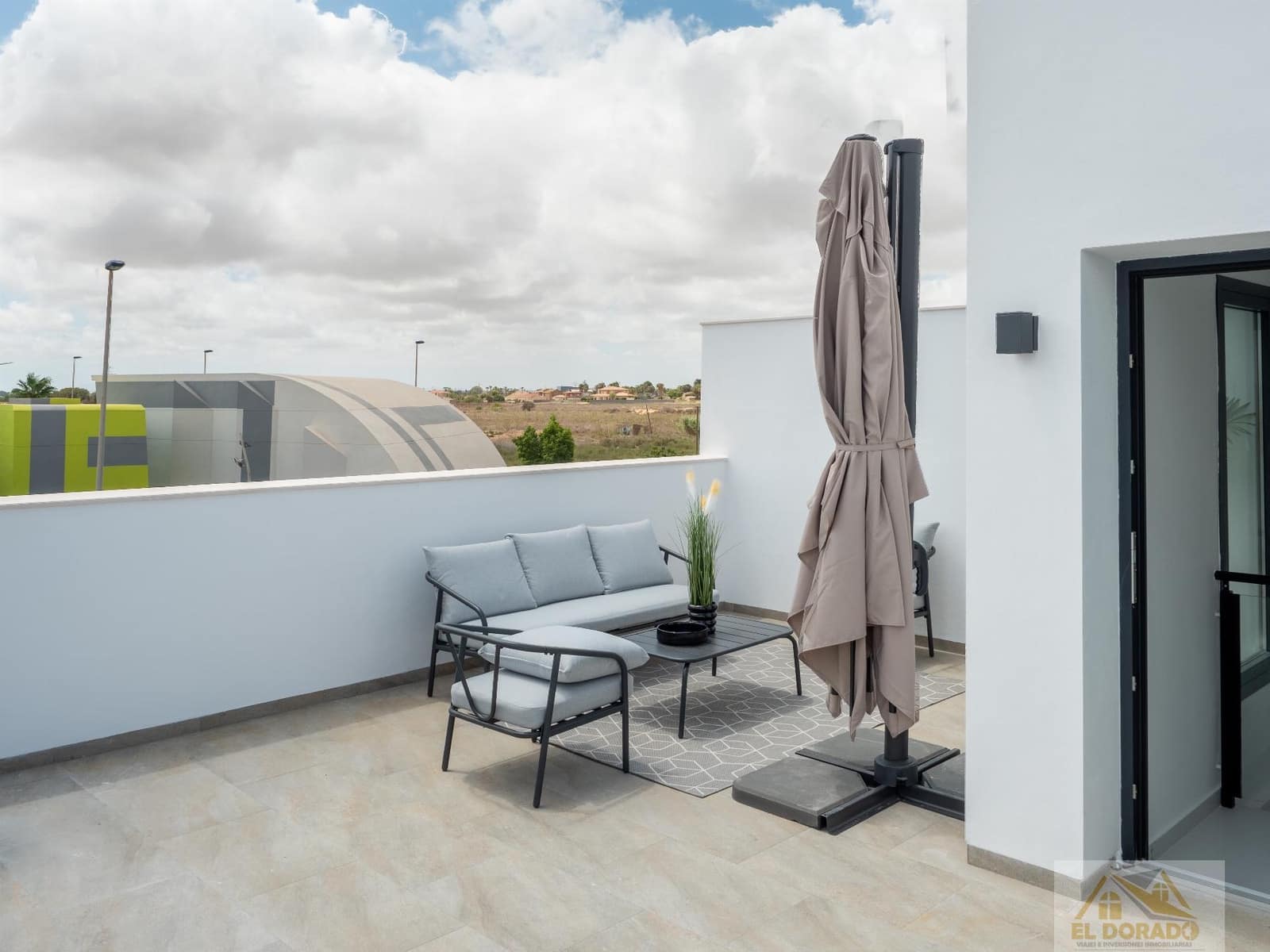 3 makuuhuone Huvila myytävänä paikassa San Pedro del Pinatar mukana uima-altaan 
autotalli - 465 000 € (Ref: 9040000)