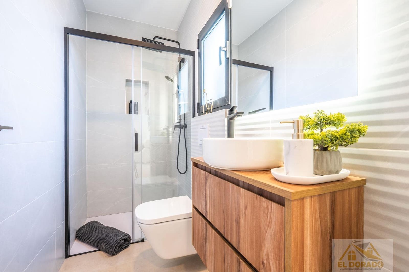 3 soveværelse Villa til salg i Roldan med swimmingpool garage - € 389.900 (Ref: 9160629)