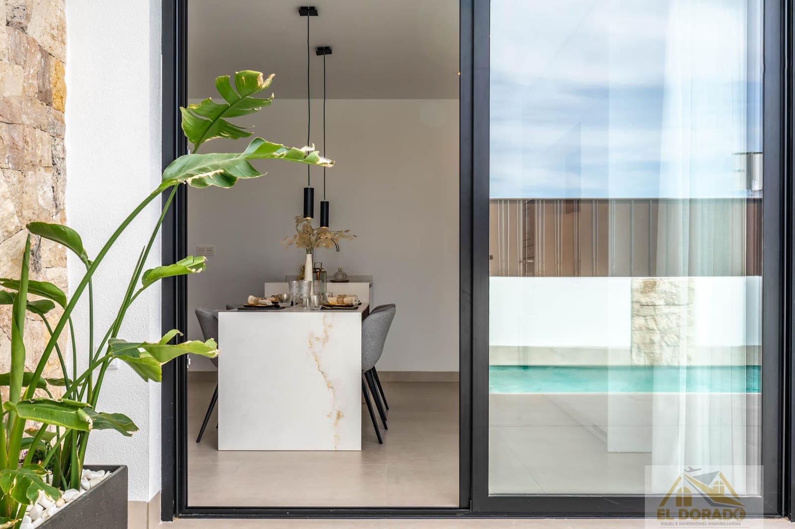 3 soveværelse Villa til salg i Roldan med swimmingpool garage - € 389.900 (Ref: 9160629)