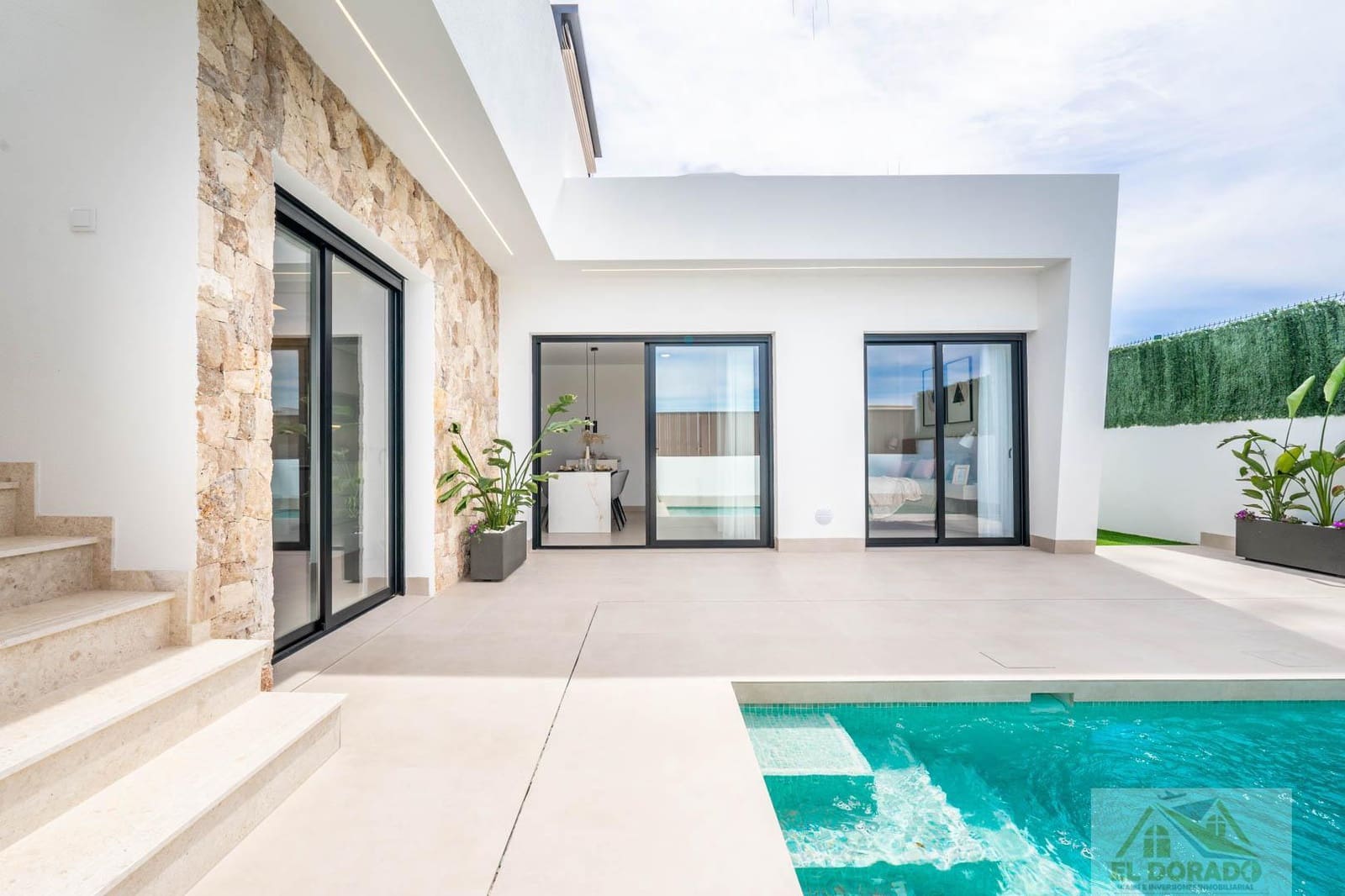 3 soveværelse Villa til salg i Roldan med swimmingpool garage - € 389.900 (Ref: 9160629)