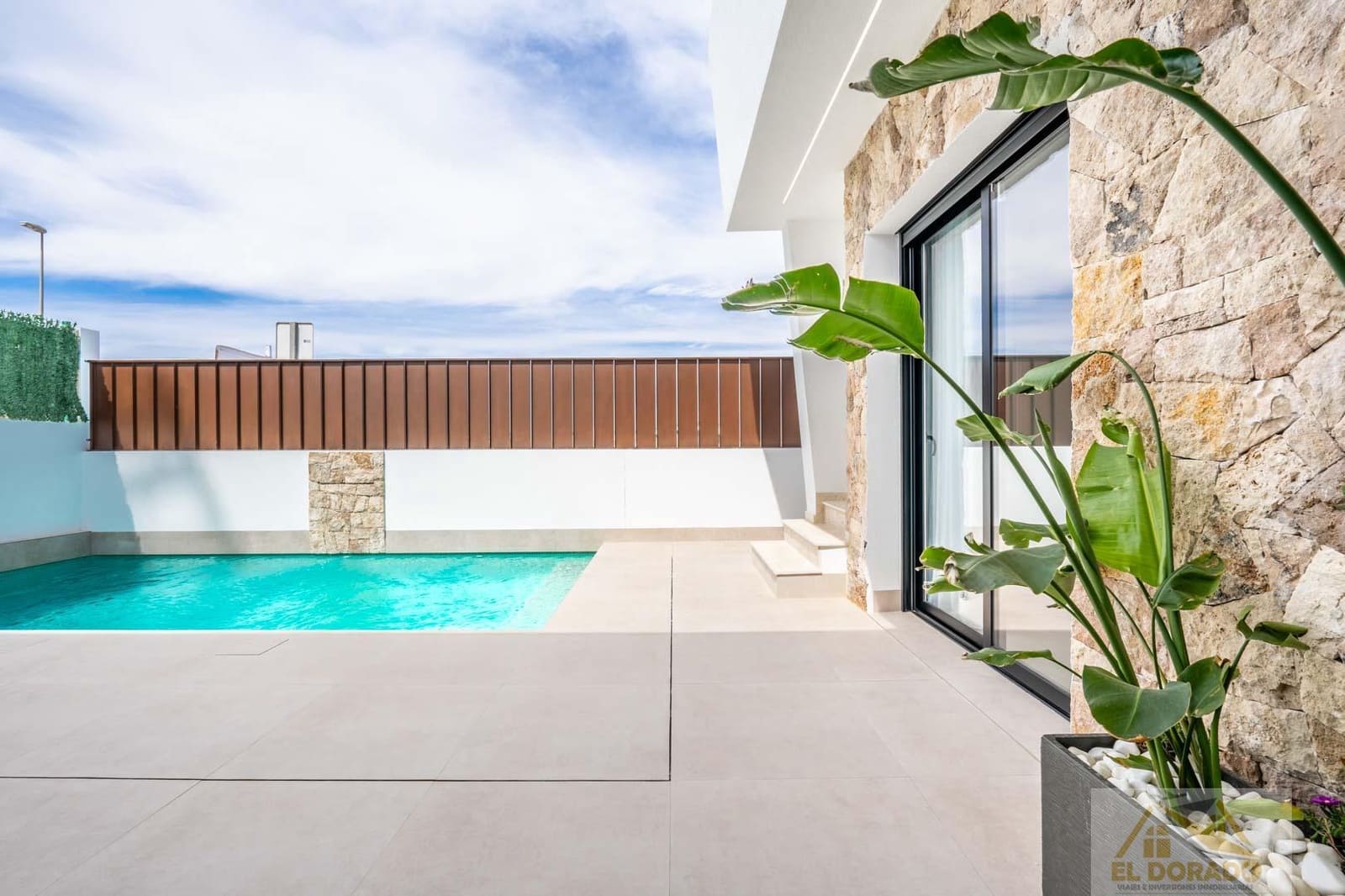 3 soveværelse Villa til salg i Roldan med swimmingpool garage - € 389.900 (Ref: 9160629)