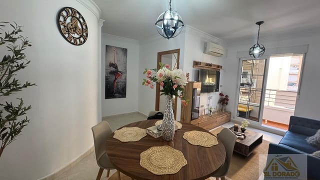 Appartement de 3 chambres à louer à Centro, Torrevieja - 950 € (Ref: 9298982)