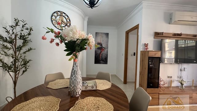 Appartement de 3 chambres à louer à Centro, Torrevieja - 950 € (Ref: 9298982)