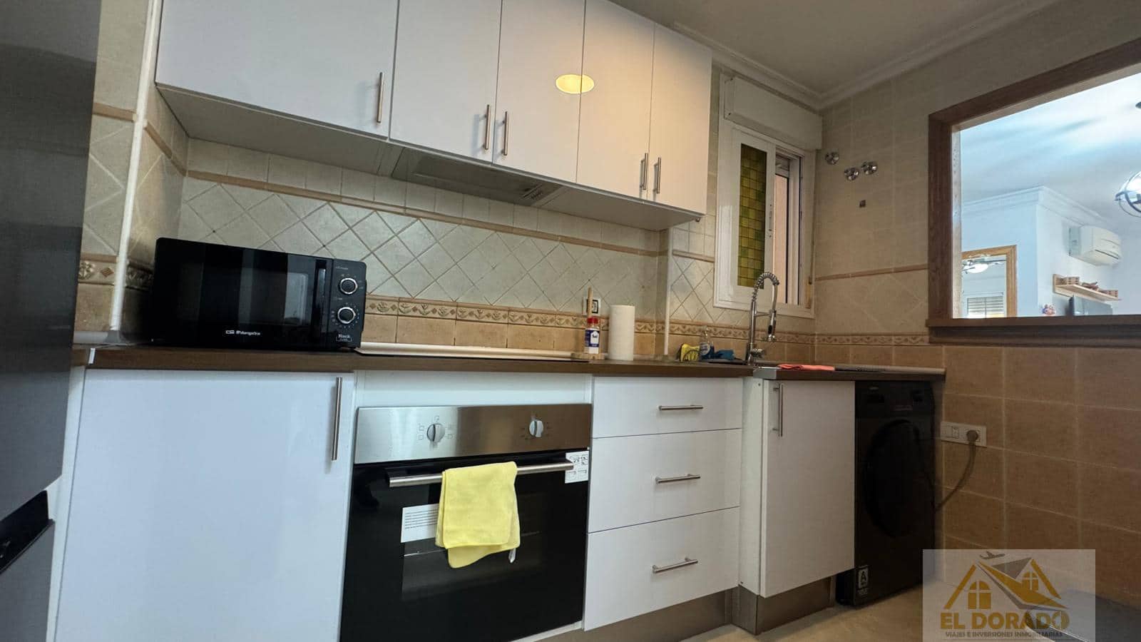 Appartement de 3 chambres à louer à Torrevieja - 950 € (Ref: 9298982)