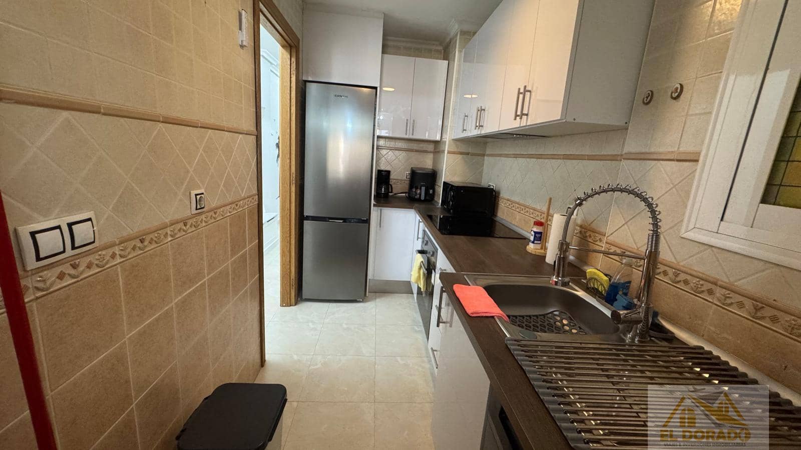 Appartement de 3 chambres à louer à Torrevieja - 950 € (Ref: 9298982)