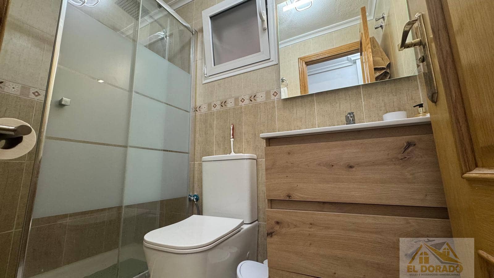 Appartement de 3 chambres à louer à Torrevieja - 950 € (Ref: 9298982)