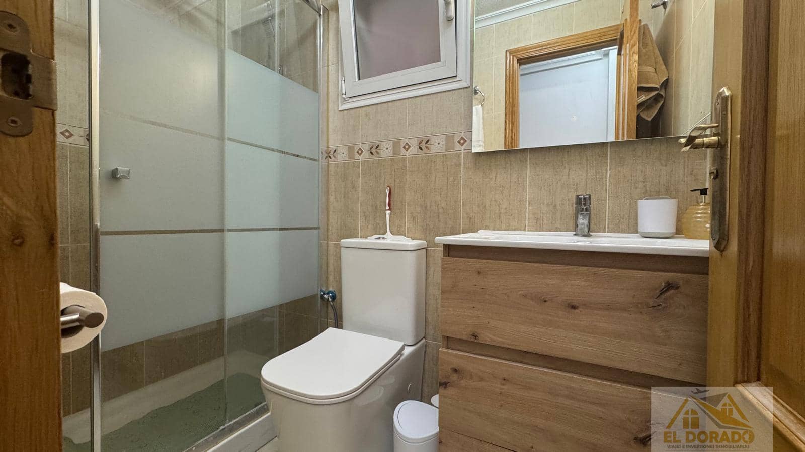 Appartement de 3 chambres à louer à Torrevieja - 950 € (Ref: 9298982)