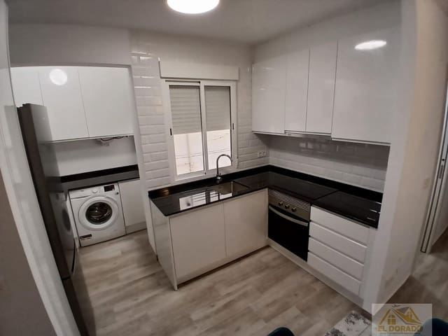 3 slaapkamer Appartement te huur in Puerto Deportivo, Torrevieja - € 1.200 (Ref: 9820739)