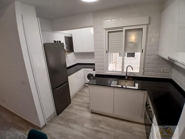 3 slaapkamer Appartement te huur in Puerto Deportivo, Torrevieja - € 1.200 (Ref: 9820739)