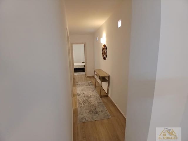 3 slaapkamer Appartement te huur in Puerto Deportivo, Torrevieja - € 1.200 (Ref: 9820739)