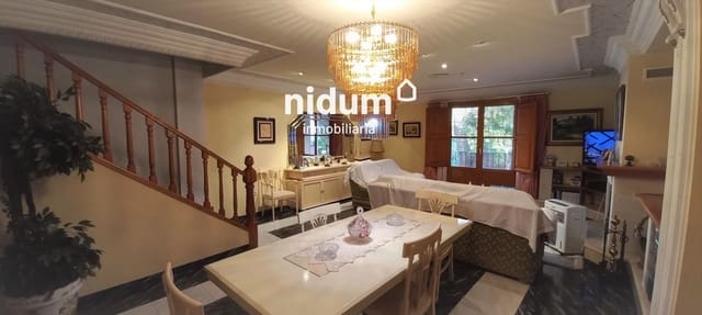 Chalet de 4 habitaciones en Xàtiva en venta con garaje - 325.000 € (Ref: 6750639)