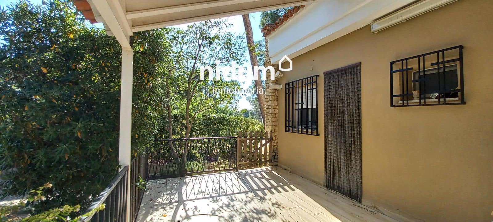 5 chambre Villa/Maison à vendre à Genoves avec piscine garage - 289 000 € (Ref: 9253844)