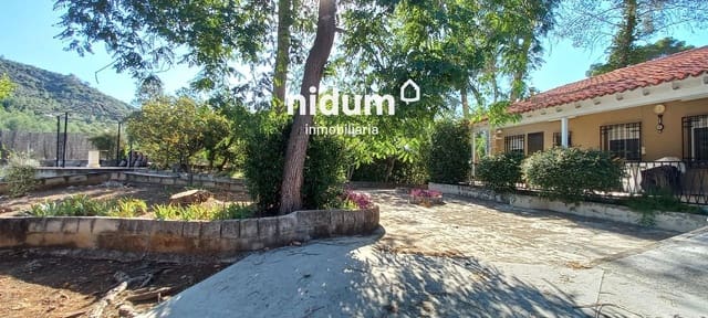 5 bedroom Villa for sale in Genovés with pool garage - € 289,000 (Ref: 9253844)