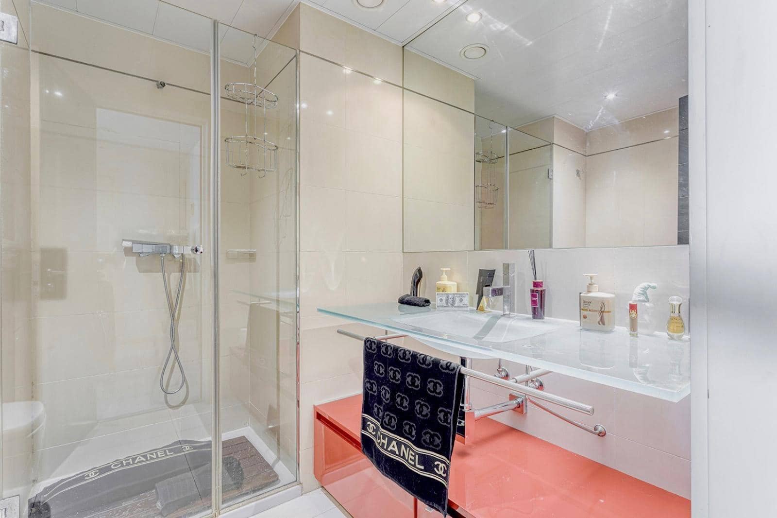 3 slaapkamer Flat te koop in Barcelona stad met zwembad garage - € 1.850.000 (Ref: 9270055)