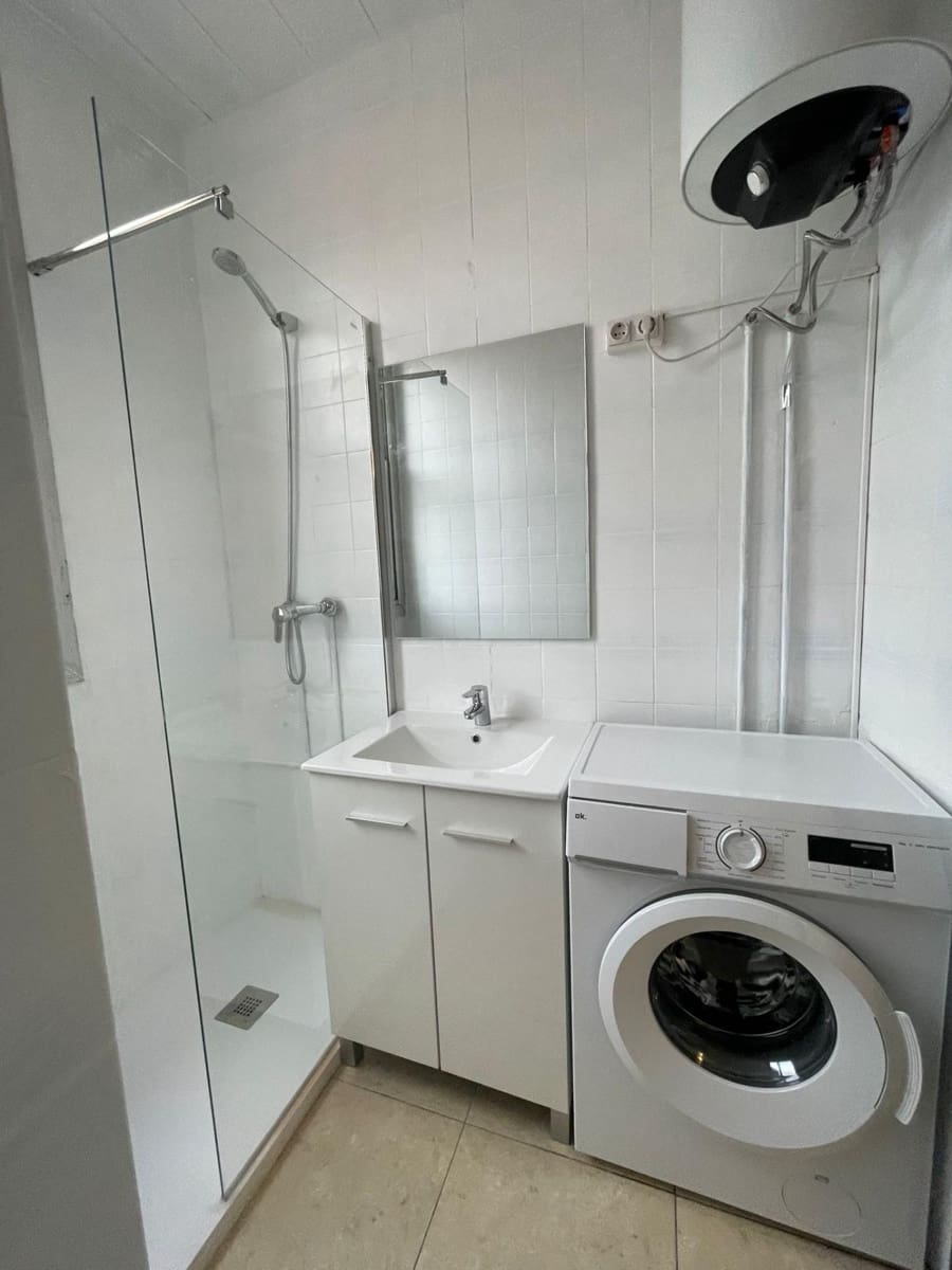 Piso de 1 habitación en Sant Adrià de Besòs en venta - 137.000 € (Ref: 9270058)