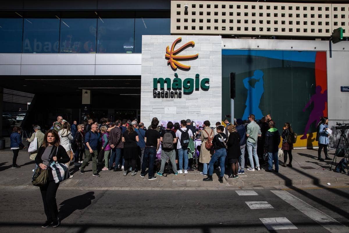 Commercial for sale in Badalona - € 210,000 (Ref: 9270074)