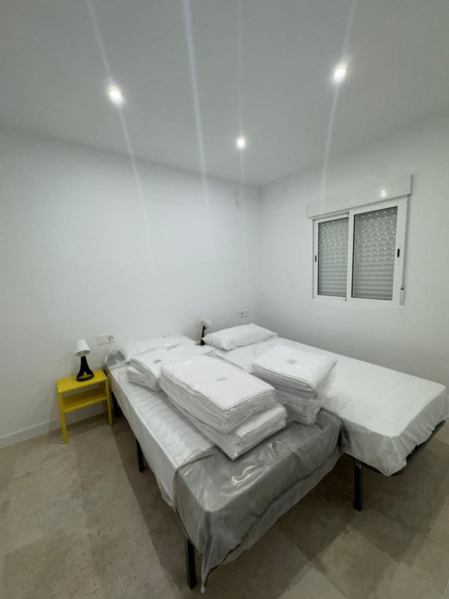 9 slaapkamer Gastenverblijf/B&B te koop in Badalona - € 1.950.000 (Ref: 9270081)