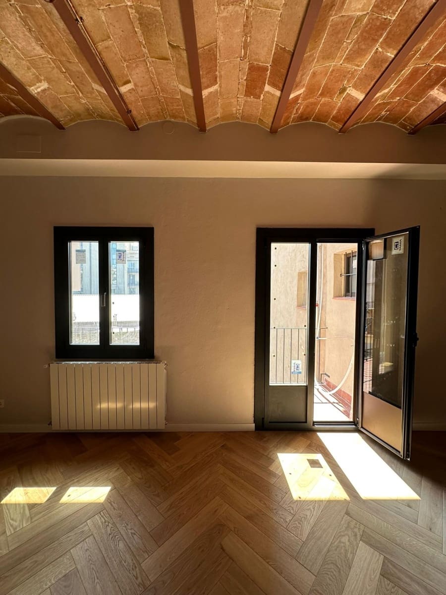 3 bedroom Flat for sale in Barcelona city - € 875,000 (Ref: 9270087)