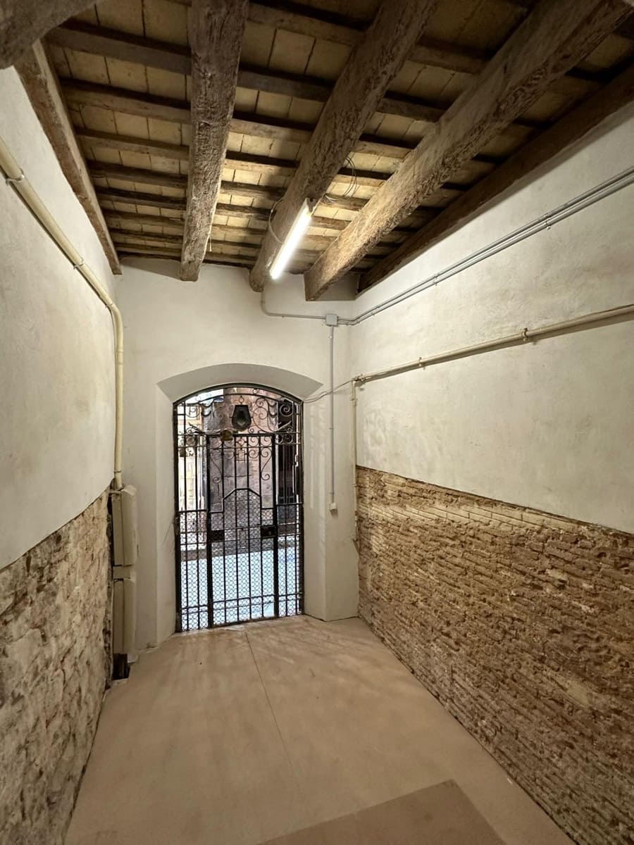 3 bedroom Flat for sale in Barcelona city - € 875,000 (Ref: 9270087)