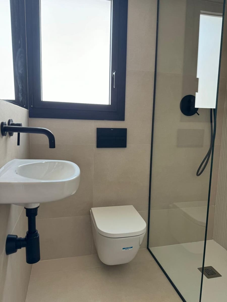Local Commercial de 22 chambres à louer à Santa Coloma de Gramenet - 22 500 € (Ref: 9270090)